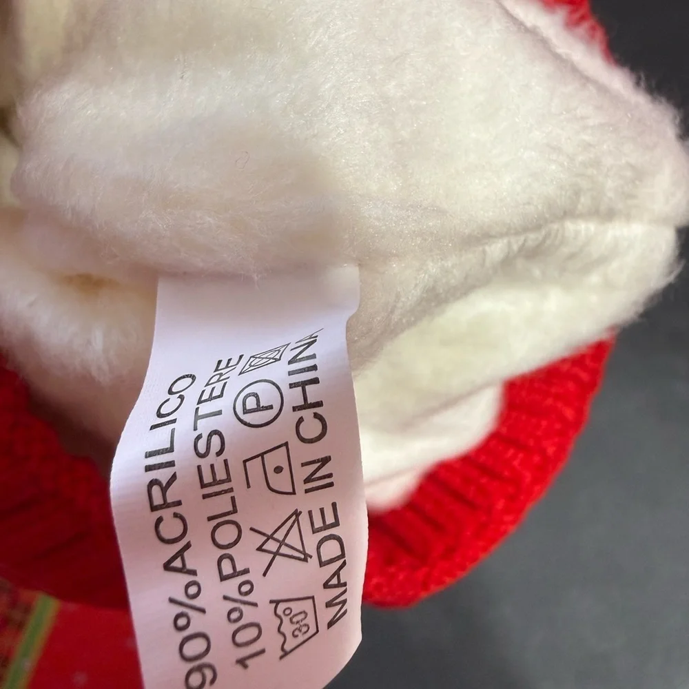 Girl's Hat for Ages 0 to 2 Years Color Red New with Tags